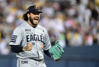 적장도 인정하는 ‘위력투’…한화 폰세, KBO리그 ‘역대급 외인’ 자리 넘본다 [SS시선집중]