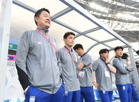 [포토]호주와의 친성경기 치르는 U-22 대표팀 이민성 감독