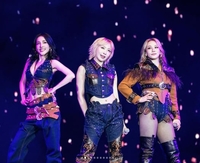 ‘봄 없이도 뜨거웠다’…2NE1, 美 페스티벌 달군 CL·산다라·공민지