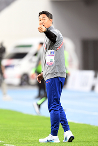 [포토]이민성 감독, 엄지 척!