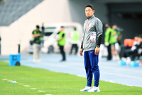 [포토]선수들의 플레이를 지켜보는 이민성 감독