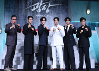 [포토] 포즈 취하는 ‘광장’ 배우들