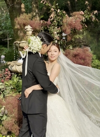 미쓰에이 민, “저 결혼했어요!” 직접 인사와 함께 사진 공개