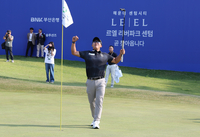 김홍택, 우승 비결? 디섐보 따라잡은 ‘오버사이즈’ 그립 “손목 안쓰니 좋아요!” [SS시선집중]