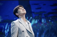 박서진, 부축 받고 절뚝이고...안타까운 부상 소식