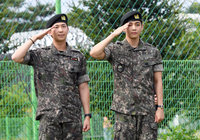 [포토]BTS RM-뷔, 전역 신고합니다!