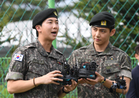 [포토]BTS RM-뷔, ‘전역하니 공연이 가장 하고 싶어요!’