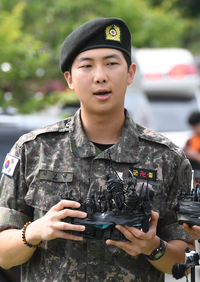 BTS RM, 군필자와 후임 그리고 팬까지 다 챙기는 리더의 품격 넘치는 전역 소감