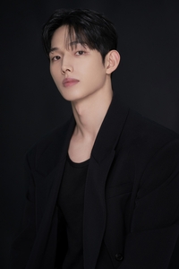 키움, 12일 NC전 배우 윤현수-이정식 시구·시타 진행