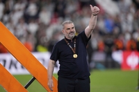 EPL 17위+유로파 우승에도 ‘경질’…포스테코글루 감독 곧바로 취직? 스팔레티 떠난 이탈리아 단기 계약 가능성