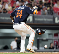 ‘이게 동업자 정신’ 정해영, ‘손등 부상’ 플로리얼에게 영상통화 ‘사과’…감독-단장도 사과했다 [SS시선집중]