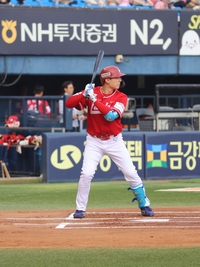 “껌도 씹었고, 단추도 풀었습니다” 사령탑 조언 따른 SSG 김성욱, 이적 후 첫 선발 ‘맹활약’ [SS스타]