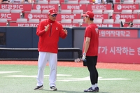 “우리 팀과 잘 맞는 것 같다”, 이적 후 첫 선발 3안타 ‘맹타’ 김성욱→이숭용 감독도 ‘대만족’ [SS잠실in]