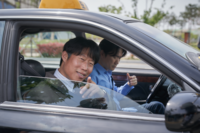 ‘소주전쟁’ 유해진→이제훈, 술맛 가득 카메라 밖 비하인드 스틸 공개