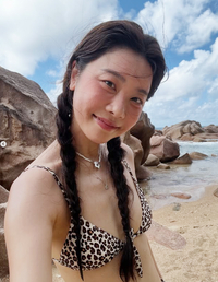 소진, 과감한 수영복 자태…“세이셸에 사랑스러움 한 스푼” [★SNS]