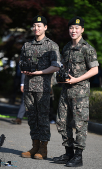 [포토] 전역 소감 밝히는 BTS 정국과 지민