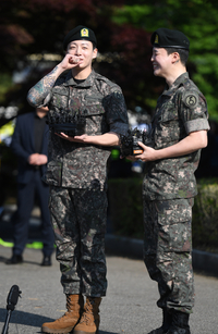 [포토] 전역 정국-지민 ‘웃음이 절로’