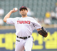 ‘프로보노’ 정경호, 판사·상대 변호사 휠체어 태웠다... 파격 현장 검증 예고