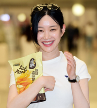 과자마니아 이유비, 어린이인 줄 알았네~~ [포토]