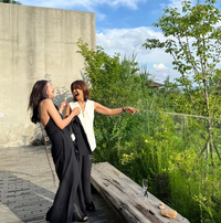 신애라, ‘30년 지기’ 최지우 50세 생일 축하…“생각보다 아름다운 시기”