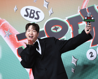 [서울가요대상 D-6] 가요계 숨은 보석 유재필, 레드카펫 MC로 분위기 달군다