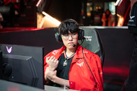 “훔치고, 잡고, 쓸어 담았다” T1, 한화생명 넥서스까지 ‘완전 정복’ [MSI 선발전]