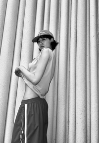 나나, 독보적 패션 감각에 담긴 철학... “옷이 오늘의 태도를 만든다”