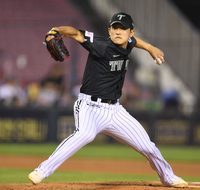 전지현, 파격 보디수트+청바지 ‘압도적 비주얼’