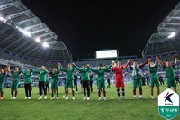 미드필더 김봉수는 합류+이적시장 ‘적극’ 행보…선두 전북과 6점 차 대전, 이제는 ‘추격자’ 모드