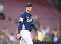 [포토] 홈런 허용 라일리 ‘실투였어’