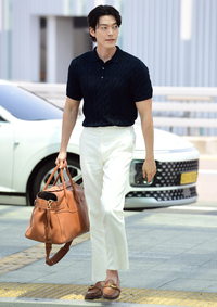 ‘신민아의 남자’ 김우빈, 블랙-화이트-브라운은 오늘의 색! [포토]