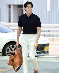 ‘신민아의 남자’ 김우빈, 랄프 로렌 보스턴백은 포인트! [포토]