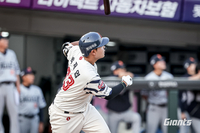 ‘뉴페이스’가 다했다! 박재엽 3점포+홍민기 ‘호투쇼’ 롯데, 한화 6-3 승리…연패 끊었다 [SS사직in]