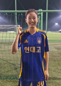 언니들과 경쟁하고 U-17 월드컵 ‘경험’까지…울산현대고 김민서 “스피드는 자신 있어요”[여왕기]