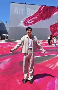 스위스까지 날아간 방탄소년단 RM, 편안하면서 스타일리시하게!