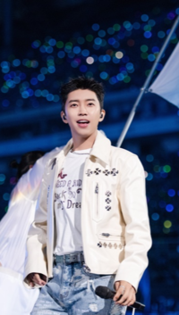 임영웅, 아이돌차트 평점랭킹 221주 연속 1위…압도적 팬심 증명