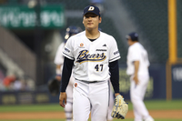 시즌 2승 올린 두산 ‘토종에이스’→조성환 대행 “곽빈이 투수 운용 큰 힘 됐다” [SS잠실in]