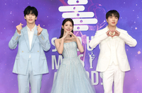 인천밤 수놓은 3MC 강승윤·미연·수빈, K팝 스타·관객 모두 홀렸다  [34th 서울가요대상]