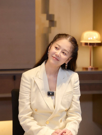 고현정, SNS로 ‘친근 매력’ 발산…유쾌한 일상부터 우아한 행사까지 ‘매력 부자’