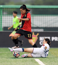 [포토]오산정보고 이윤주의 과감한 태클