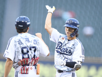 [포토] 이유찬, 2회 안타