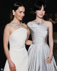 베니스에서 만난 송혜교와 ‘왕좌의 게임’ 에밀리아 클라크, 막상막하!