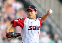 KT는 ‘좌투 불펜’ LG는 ‘즉전 내야수+왼손 대타’ 얻었다…천성호-김준태↔임준형 ‘2대1’ 트레이드 진행