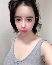 2NE1 박봄, 이번엔 ‘살구♥분홍입술’…필터는?