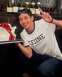 ‘랭킹지배자’ 뷔…日 통째로 집어삼킨 ‘초격차’인기, 전부문 절대자!