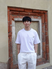 정해인, 올화이트룩으로 뽐낸 ‘자체발광’ 비주얼