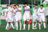 [포토]선제골 세리머니 하는 포항여전고 한국희와 백하율