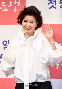 윤미라, 후배들에게 일침 “작품 끝나면 연락 없더라”