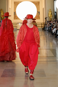 배정남 맞아?…파리 런웨이 홀린 존재감