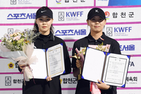 [포토]서혜빈 코치-채민희 코치, 여왕기 우수코치상